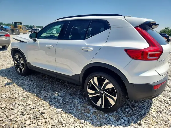 YV4L12UL5R2216824 2024 VOLVO XC40 - Image 2