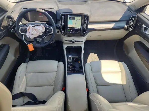 YV4L12UL5R2216824 2024 VOLVO XC40 - Image 8