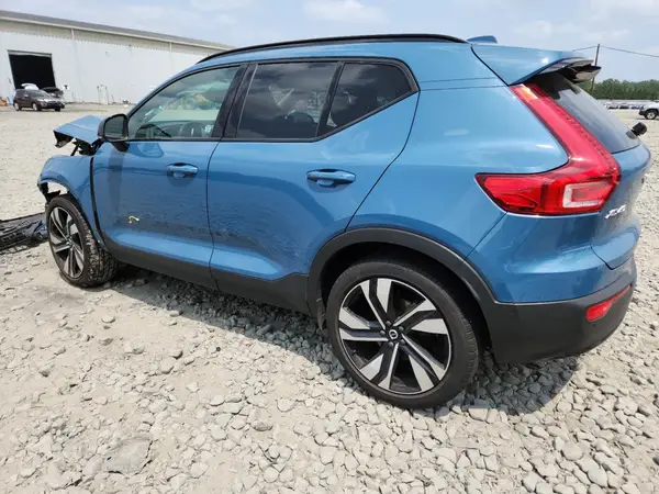 YV4L12UL5R2354511 2024 VOLVO XC40 - Image 2