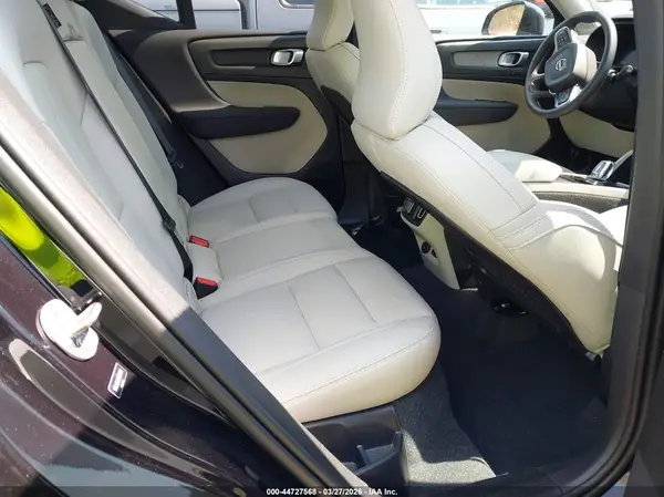 YV4L12UL5R2376878 2024 VOLVO XC40 - Image 8