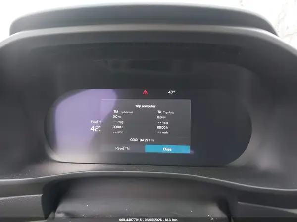 2023 VOLVO XC40 auction photo 7