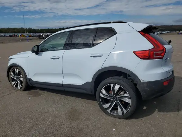 YV4L12UL6R2263134 2024 VOLVO XC40 - Image 2