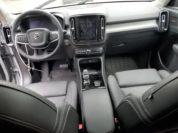 YV4L12UL6R2352122 2024 VOLVO XC40 - Image 8