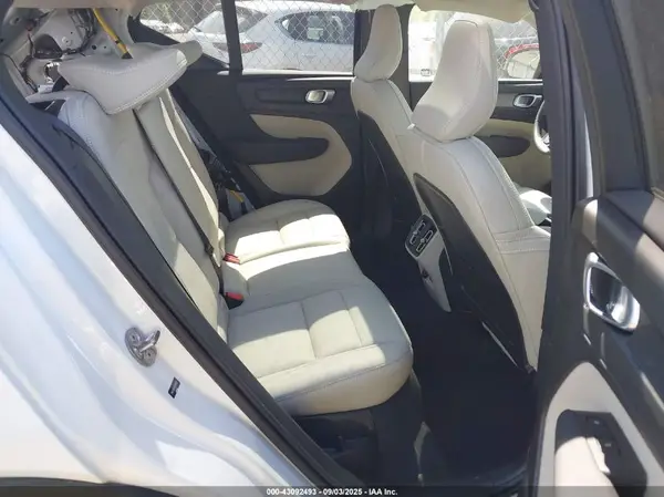 YV4L12UL6R2358602 2024 VOLVO XC40 - Image 8