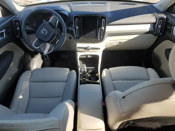 YV4L12UL7R2372833 2024 VOLVO XC40 - Image 8