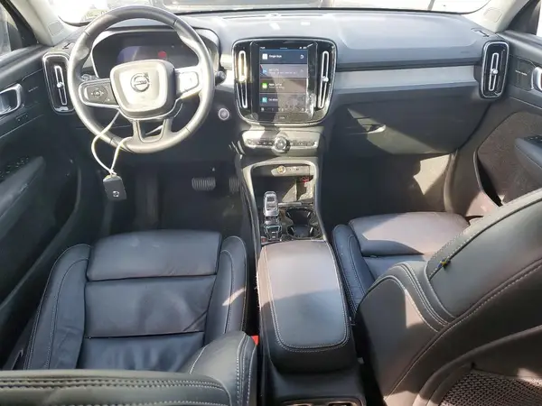 YV4L12UL8R2201427 2024 VOLVO XC40 - Image 8