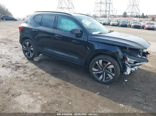 YV4L12UL8R2270960 2024 VOLVO XC40 - Image 1