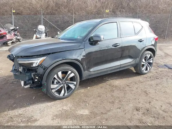 YV4L12UL8R2270960 2024 VOLVO XC40 - Image 2