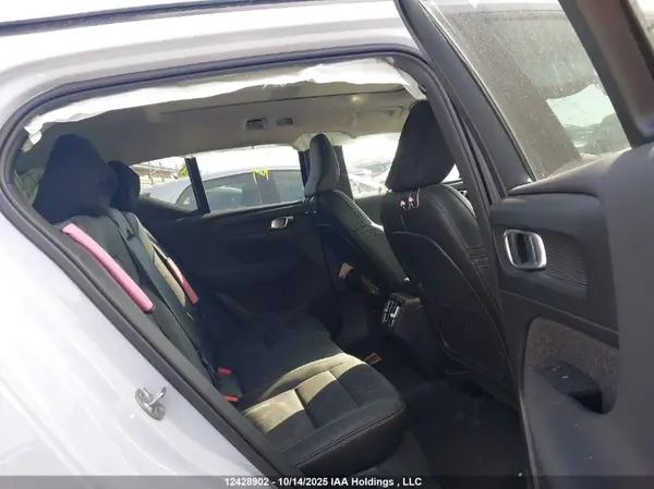 YV4L12UL9R2214462 2024 VOLVO XC40 - Image 8
