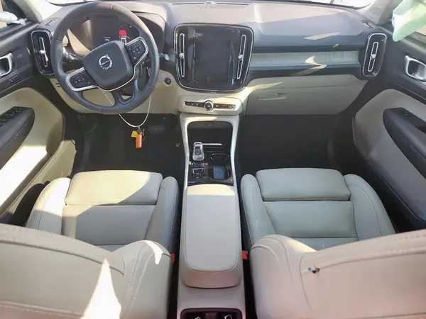 YV4L12UL9R2240396 2024 VOLVO XC40 - Image 8