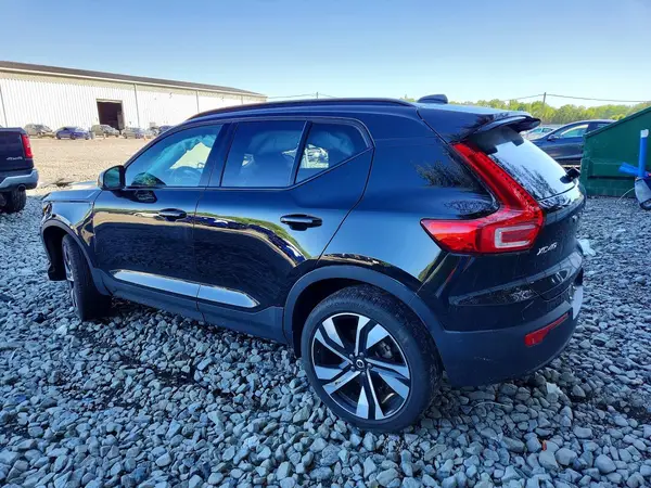 YV4L12UL9R2246151 2024 VOLVO XC40 - Image 2
