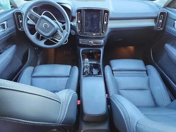 YV4L12UL9R2246151 2024 VOLVO XC40 - Image 8