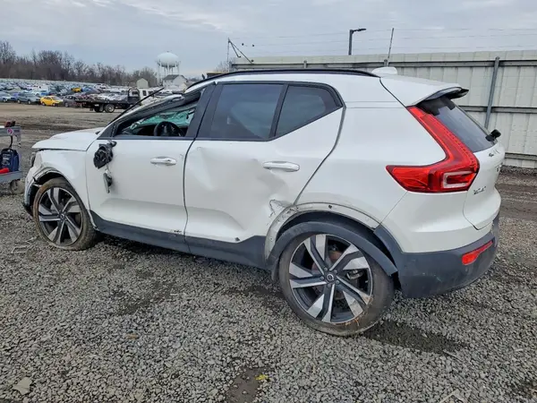 YV4L12UL9R2297262 2024 VOLVO XC40 - Image 2