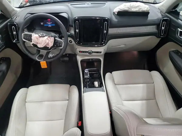 YV4L12UL9R2354902 2024 VOLVO XC40 - Image 8