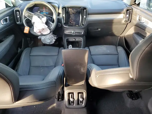 YV4L12UL9R2363339 2024 VOLVO XC40 - Image 8