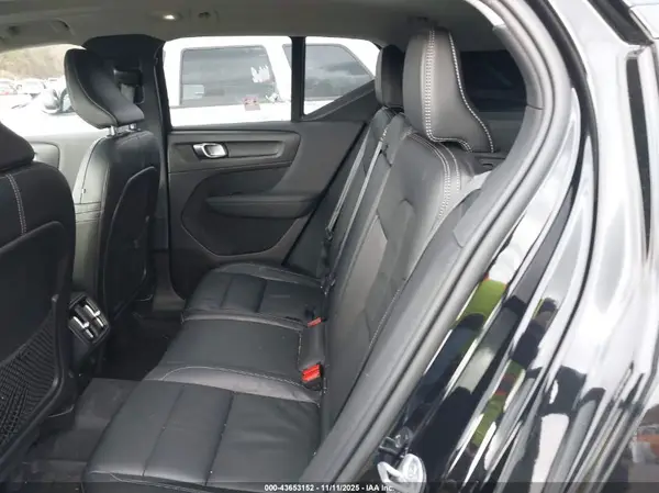 YV4L12ULXP2023064 2023 VOLVO XC40 - Image 8