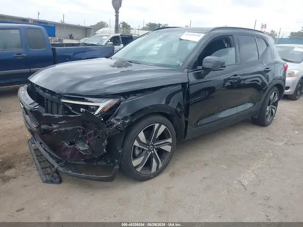 YV4L12ULXR2240066 2024 VOLVO XC40 - Image 2