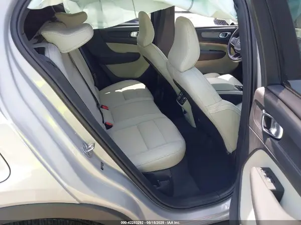 YV4L12ULXR2293107 2024 VOLVO XC40 - Image 8