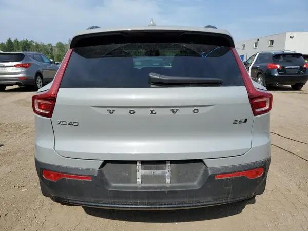 2024 VOLVO XC40 COPART lot 63787435 auction photo 6