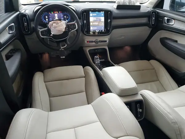 YV4L12UM0S2530539 2025 VOLVO XC40 - Image 8