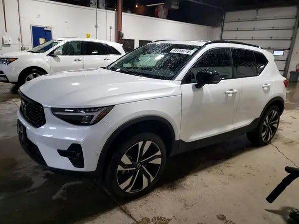 YV4L12UM2R2214604 2024 VOLVO XC40 - Image 1
