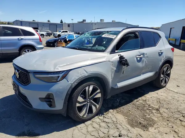 YV4L12UM2R2299864 2024 VOLVO XC40 - Image 1