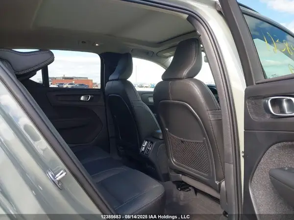 YV4L12UM2R2362767 2024 VOLVO XC40 - Image 8