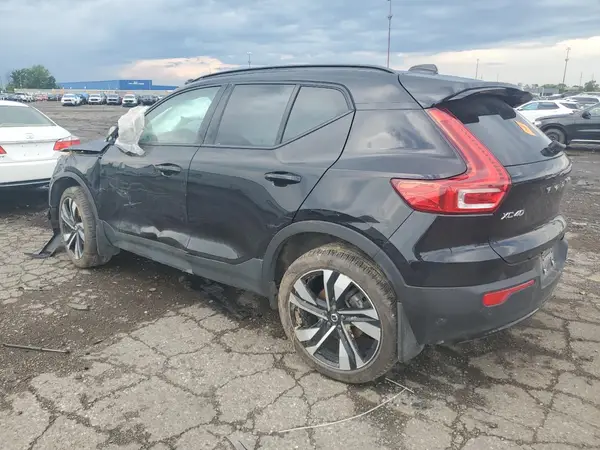 YV4L12UM3R2308300 2024 VOLVO XC40 - Image 2