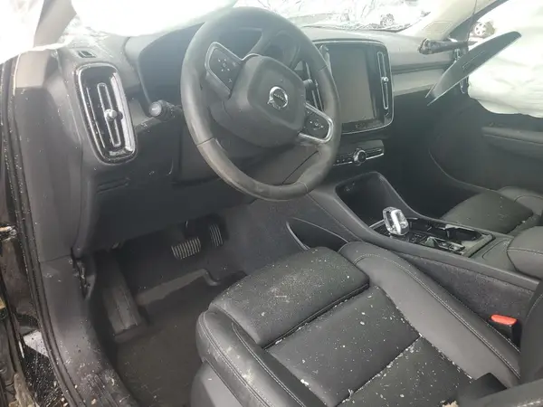 YV4L12UM3R2308300 2024 VOLVO XC40 - Image 8