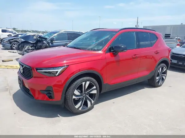 YV4L12UM3S2529546 2025 VOLVO XC40 - Image 2