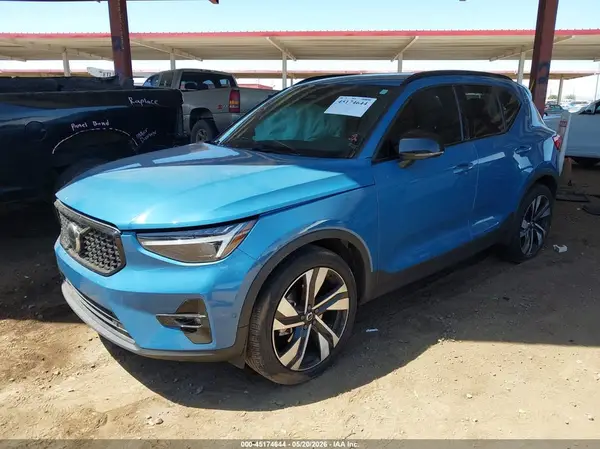 YV4L12UM4P2944267 2023 VOLVO XC40 - Image 2