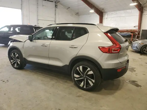 YV4L12UM4R2213891 2024 VOLVO XC40 - Image 2