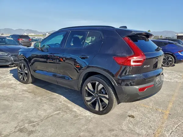 YV4L12UM4R2374175 2024 VOLVO XC40 - Image 2