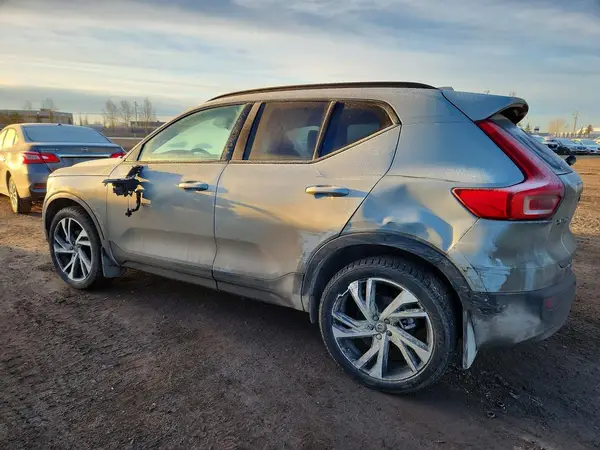 YV4L12UM4S2507152 2025 VOLVO XC40 - Image 2