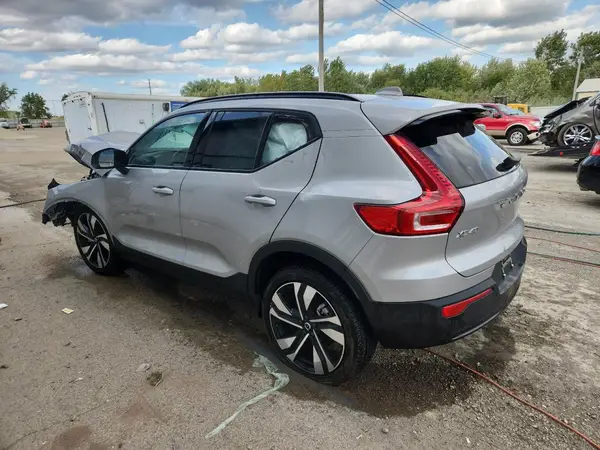 YV4L12UM5R2301610 2024 VOLVO XC40 - Image 2
