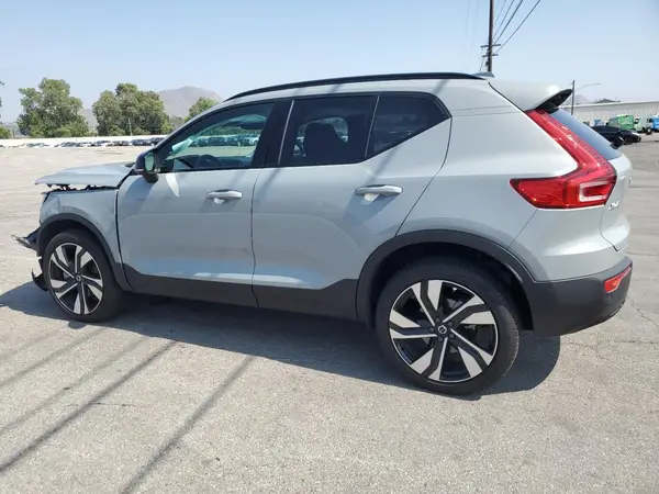 YV4L12UM5S2465655 2025 VOLVO XC40 - Image 2