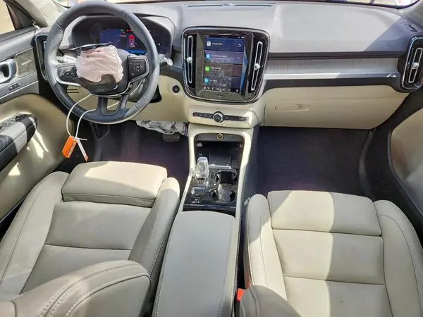 YV4L12UM5S2478728 2025 VOLVO XC40 - Image 8