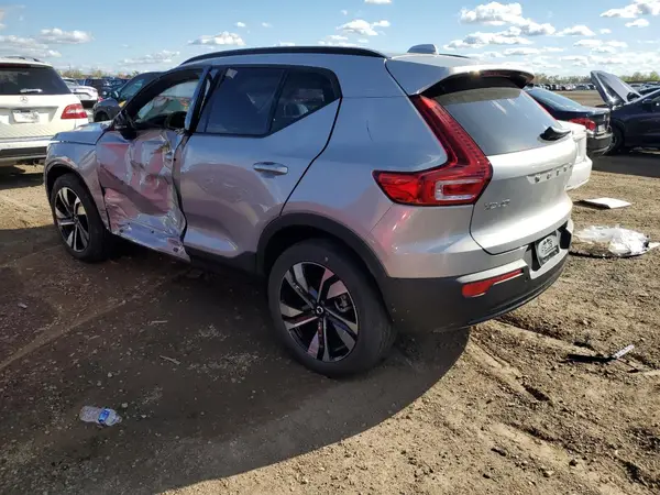YV4L12UM5S2580806 2025 VOLVO XC40 - Image 2