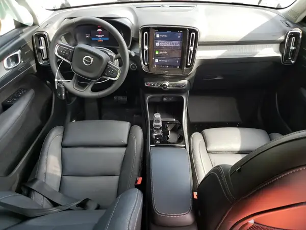 YV4L12UM6R2282923 2024 VOLVO XC40 - Image 8