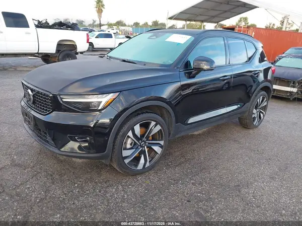 YV4L12UM7R2261482 2024 VOLVO XC40 - Image 2