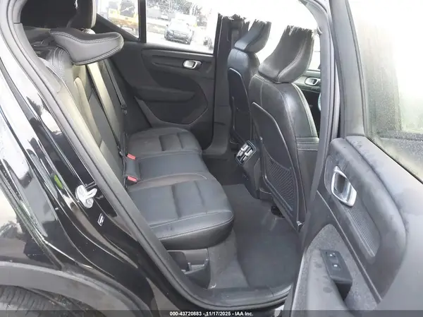 YV4L12UM7R2261482 2024 VOLVO XC40 - Image 8