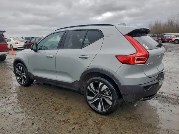 YV4L12UM7R2275835 2024 VOLVO XC40 - Image 2