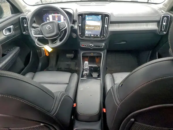 YV4L12UM7R2275835 2024 VOLVO XC40 - Image 8