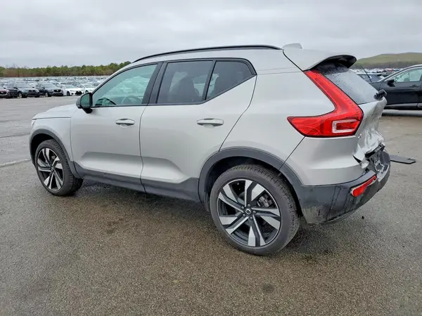 YV4L12UM7S2517531 2025 VOLVO XC40 - Image 2