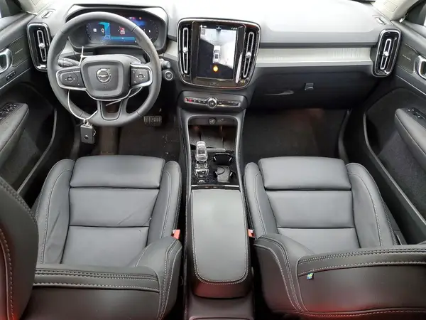 YV4L12UM7S2517531 2025 VOLVO XC40 - Image 8