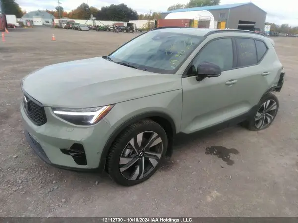 YV4L12UM8R2260101 2024 VOLVO XC40 - Image 2