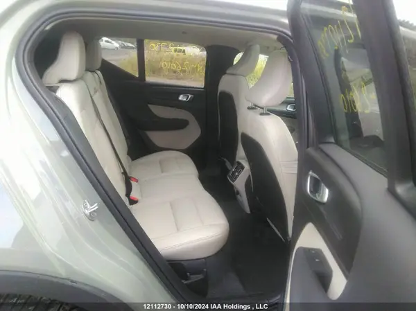 YV4L12UM8R2260101 2024 VOLVO XC40 - Image 8