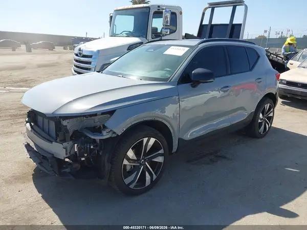 YV4L12UM8R2336240 2024 VOLVO XC40 - Image 2
