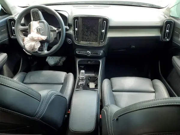 YV4L12UM8R2379914 2024 VOLVO XC40 - Image 8