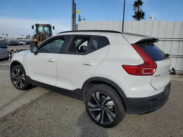YV4L12UM9R2229343 2024 VOLVO XC40 - Image 2